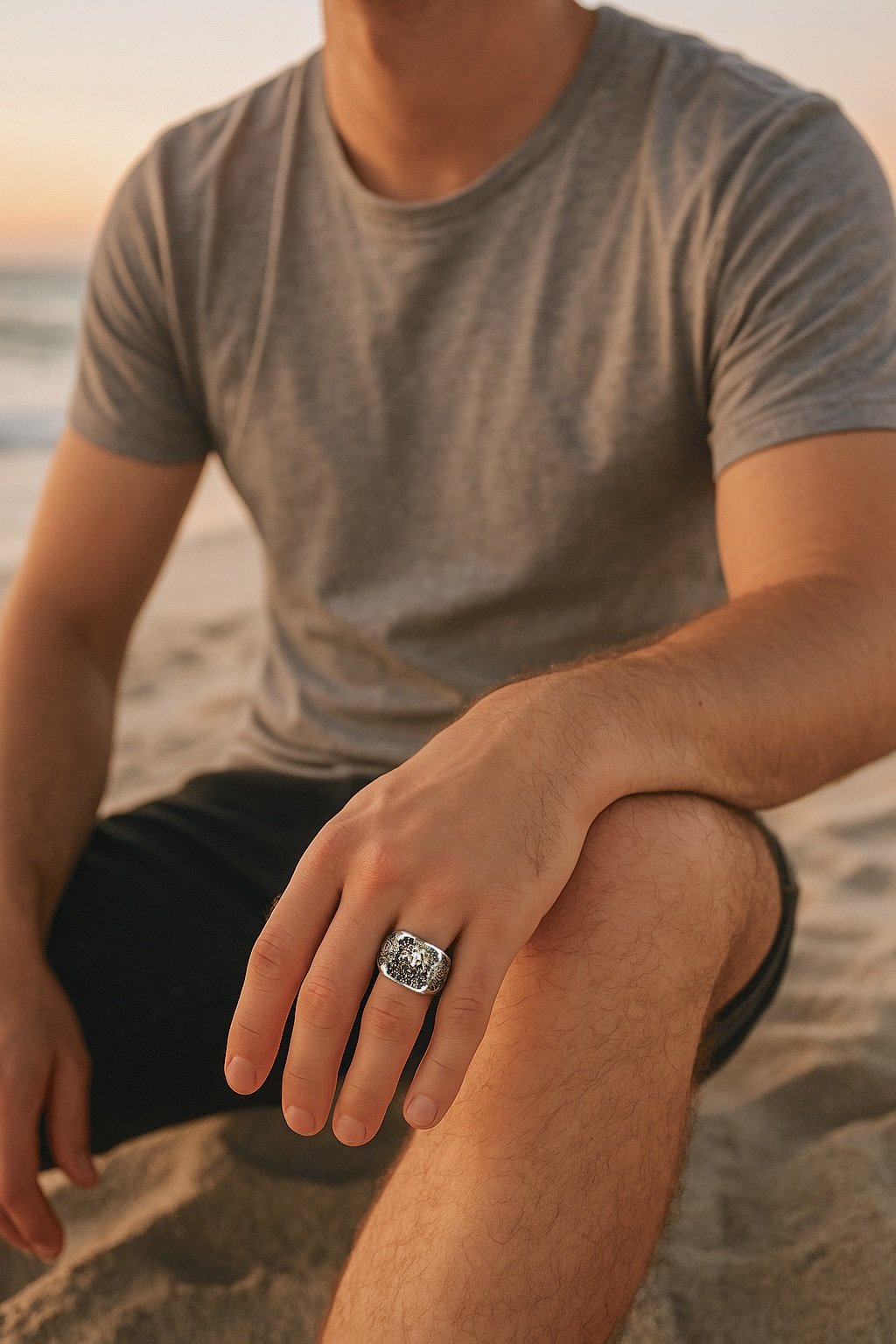 Men's silver lion signet ring